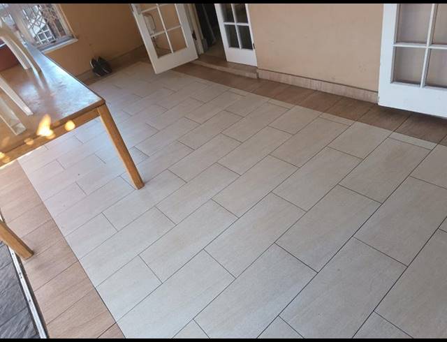 10 BEDROOM HOUSE FOR SALE IN ESSENWOOD